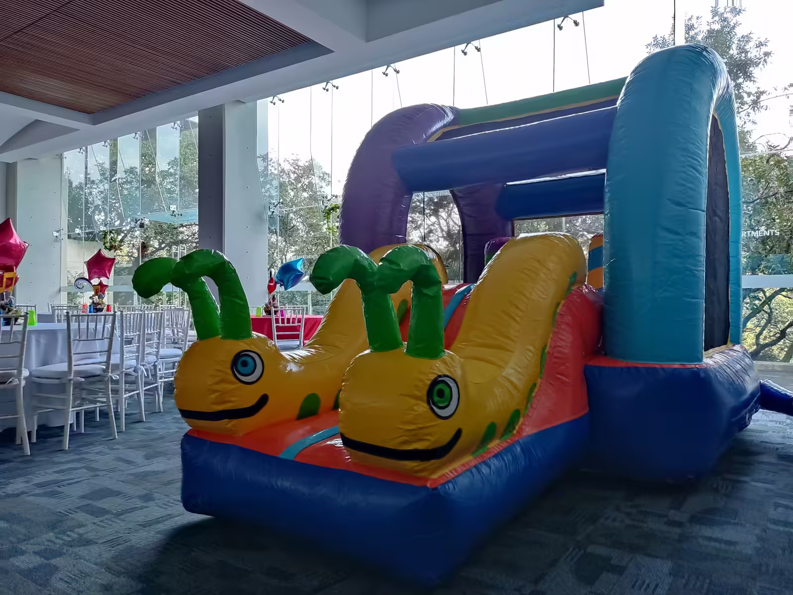 Paquetes para fiestas infantiles en CDMX: comparativa DENFLAB